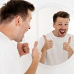 zelfvertrouwen oefenen in de spiegel met fake it till you make it